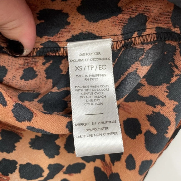 Natori Wild Cheetah PJ Top Womens Sz XS Brown Black Oversized Animal Print Loose - Picture 7 of 11